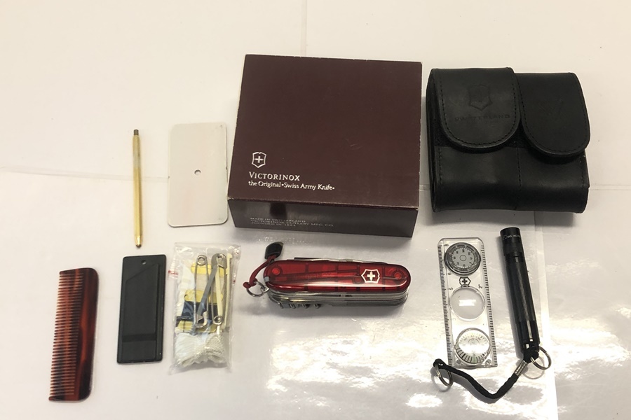 【送料無料】東京)◇VICTORINOX ビクトリノックス サイバーツール L 1.7775.T SOS サバイバルキット 4.0568.03の画像1