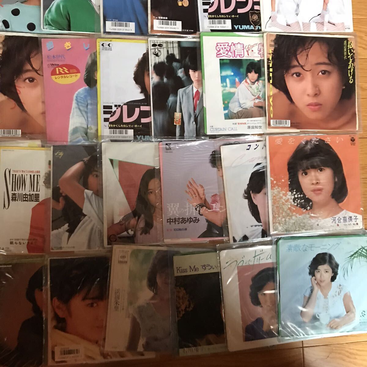 ▼まとめ出品▼ その⑦ epレコード 120枚 邦楽 80sアイドルなど レコード 中古 現状品 和モノ 女性アイドル 中森明菜 岡田奈々 早見優の画像6