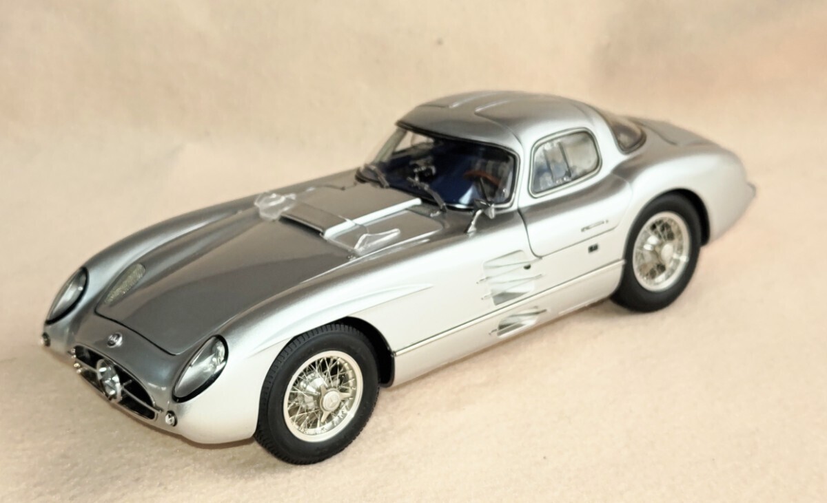 訳あり！ CMC製 1/18 Mercedes-benz 300 SLR,1955 Uhlenhaut-Coupe (Item No. M-088)の画像3