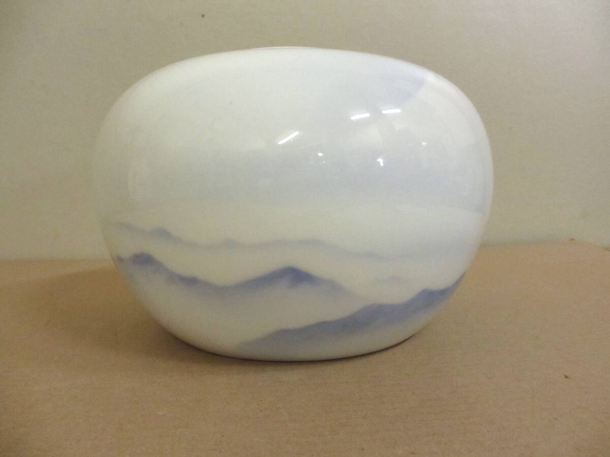 ◎ 深川製磁 花瓶 「富士の図」 宮内庁御用達の画像3