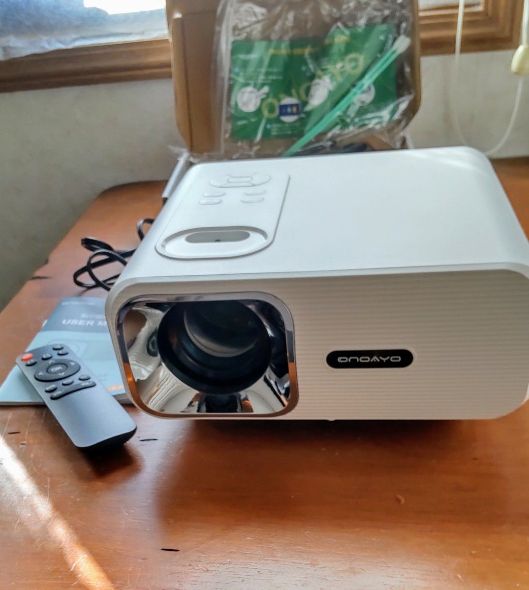 プロジェクター ONOAYO ONO2 17000lm 1080P 小型 家庭用 プロジェクター ONOAYO ONO2 17000lm 1080P 小型 家庭用