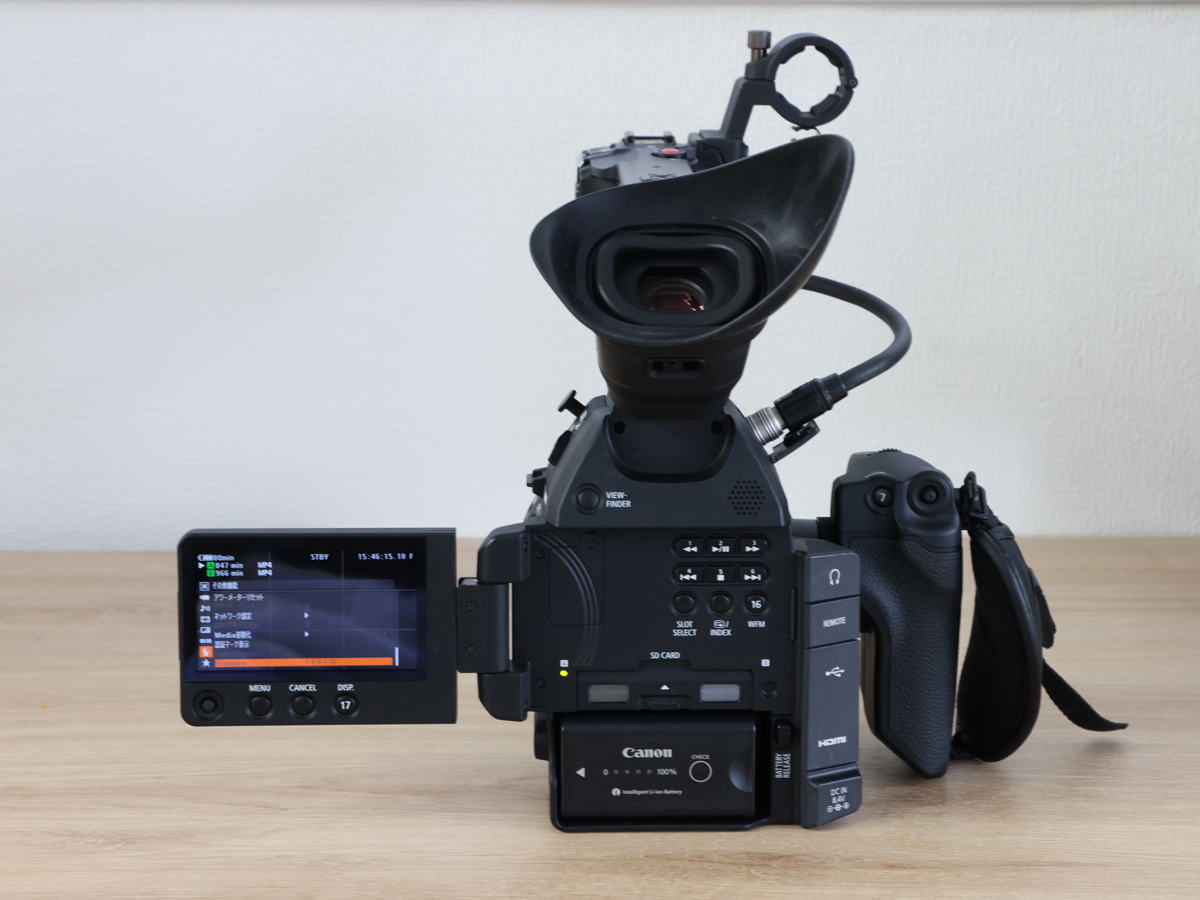 Canon EOS C100 Mark II ボディー （EFマウント）+ BP-955 x 3（送料無料）_画像4