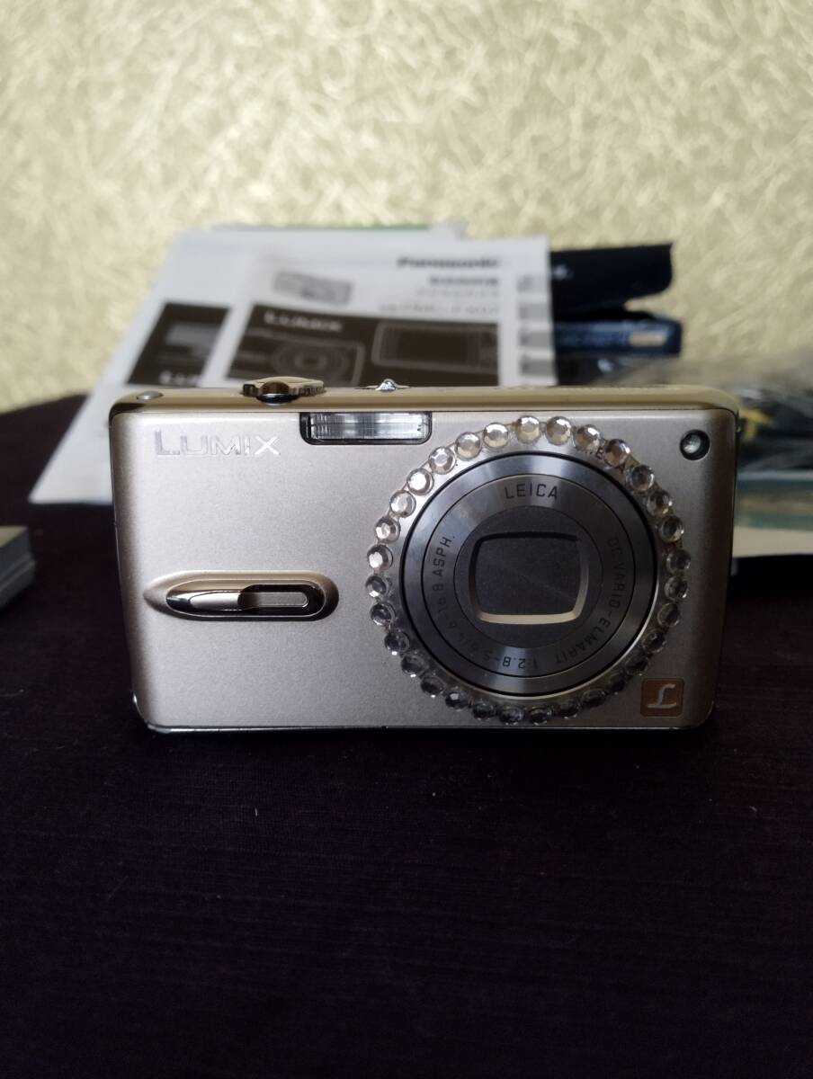 6800円 パナソニック デジタルカメラ LUMIX FX07 グロスゴールド 6800円 パナソニック デジタルカメラ LUMIX FX07 グロスゴールド