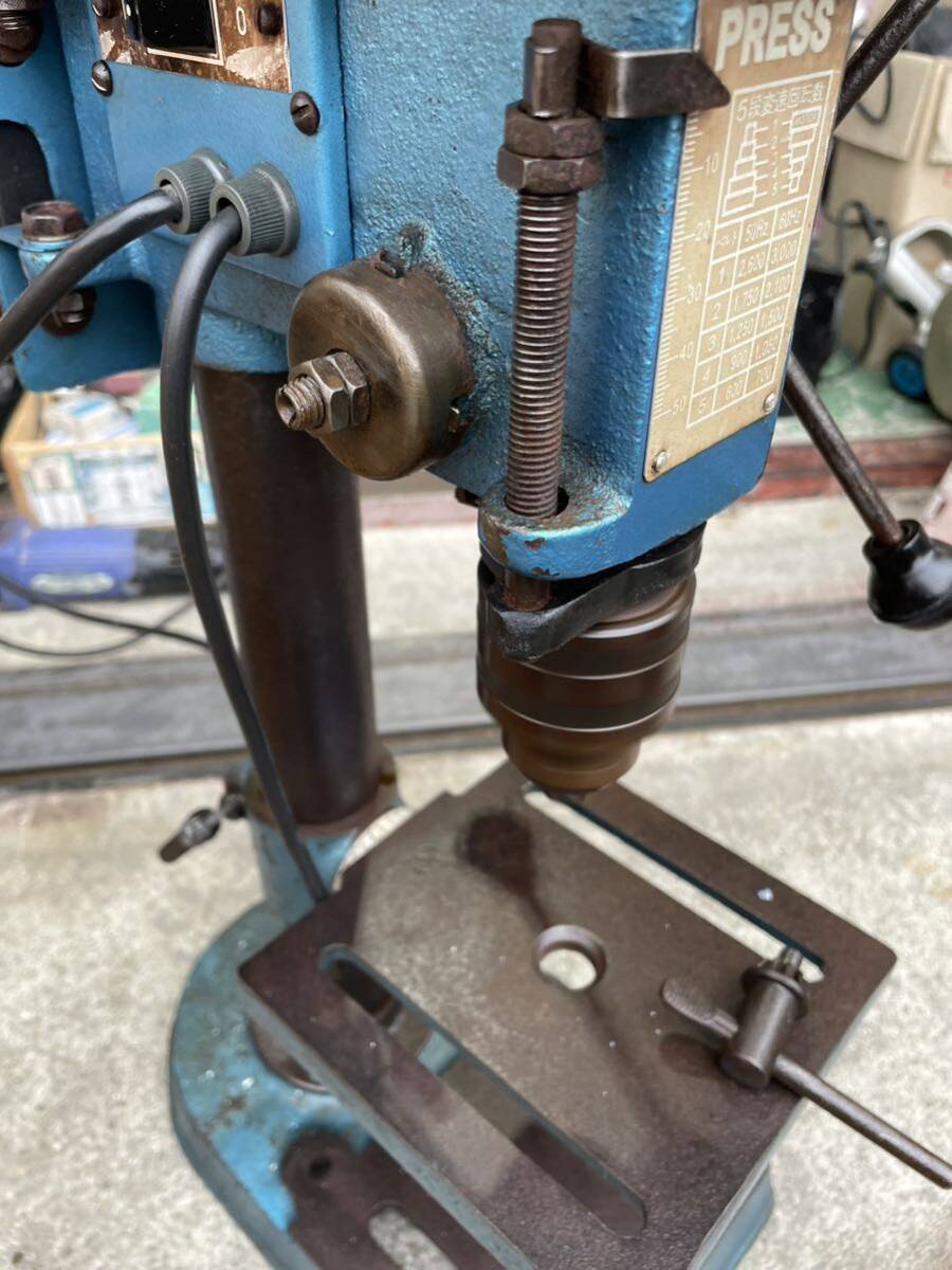 SHINKO 新興製作所　卓上ボール盤 SD-13A DRILL-PRESS 100V 電動工具 13mm 5段変速 工作機械 穴あけ DIY ボール盤　現状売り切り_画像9