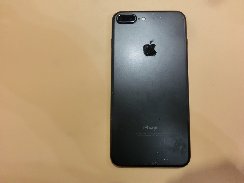 T【ラ4-52】【送料無料】Apple iPhone7 Plus/SIMフリー/IMEI判定【〇】/通電可/ジャンク/※画面割れ・傷・汚れ有_画像4