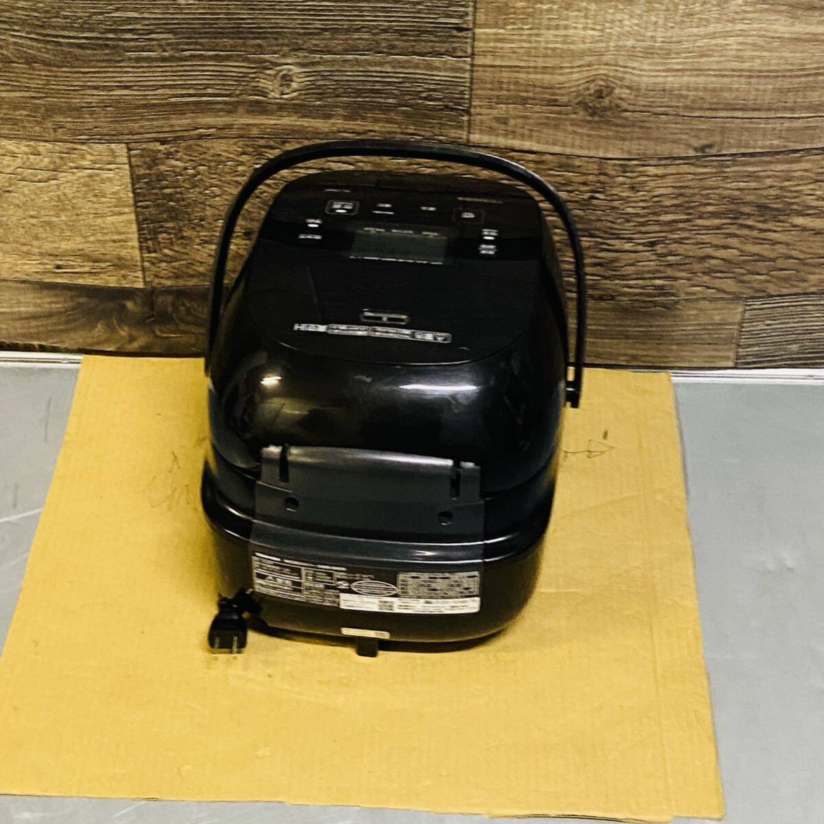 ジャンク品 TOSHIBA 東芝 真空圧力IHジャー炊飯器 RC-10VRT グランブラック 1.0Lの画像5