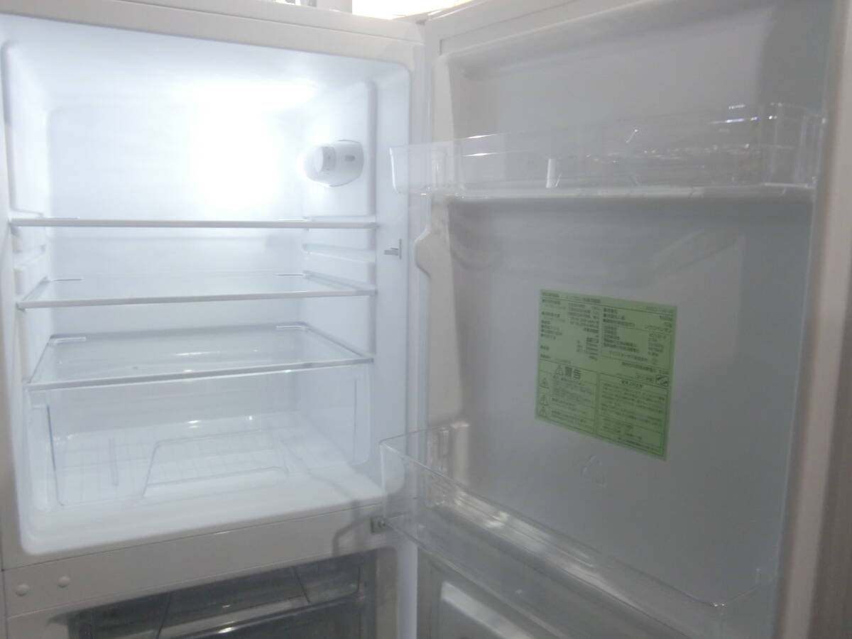 ◆◇2ドア冷凍冷蔵庫 142L アイリスオーヤマ KRSD-14A 2021年製 良品 中古 小型 右開き 一人暮らし用 お部屋まで搬入 送料無料 即決 0672_画像4