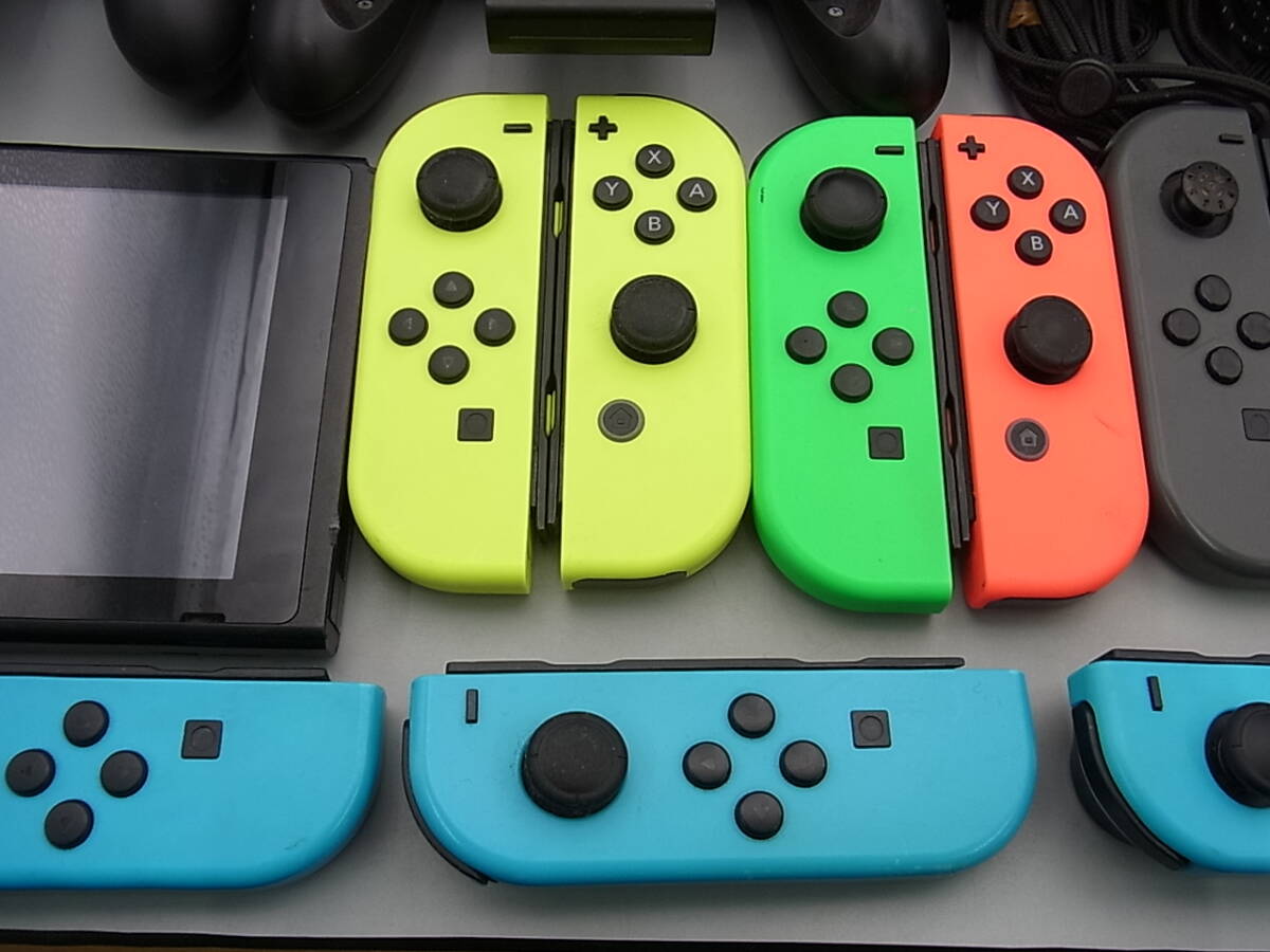 GA33-8/ニンテンドースイッチ Nintendo Switch まとめて 本体 ジョイコン ストラップ ドック ジョイコングリップ 大量 ジャンク 任天堂_画像3