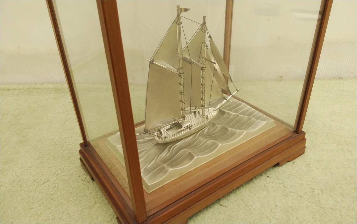A 関武比古 純銀製 ヨット STERLING 980 SEKI 刻印 ガラスケース付き 銀細工 置物 帆船 船 関工芸の画像5