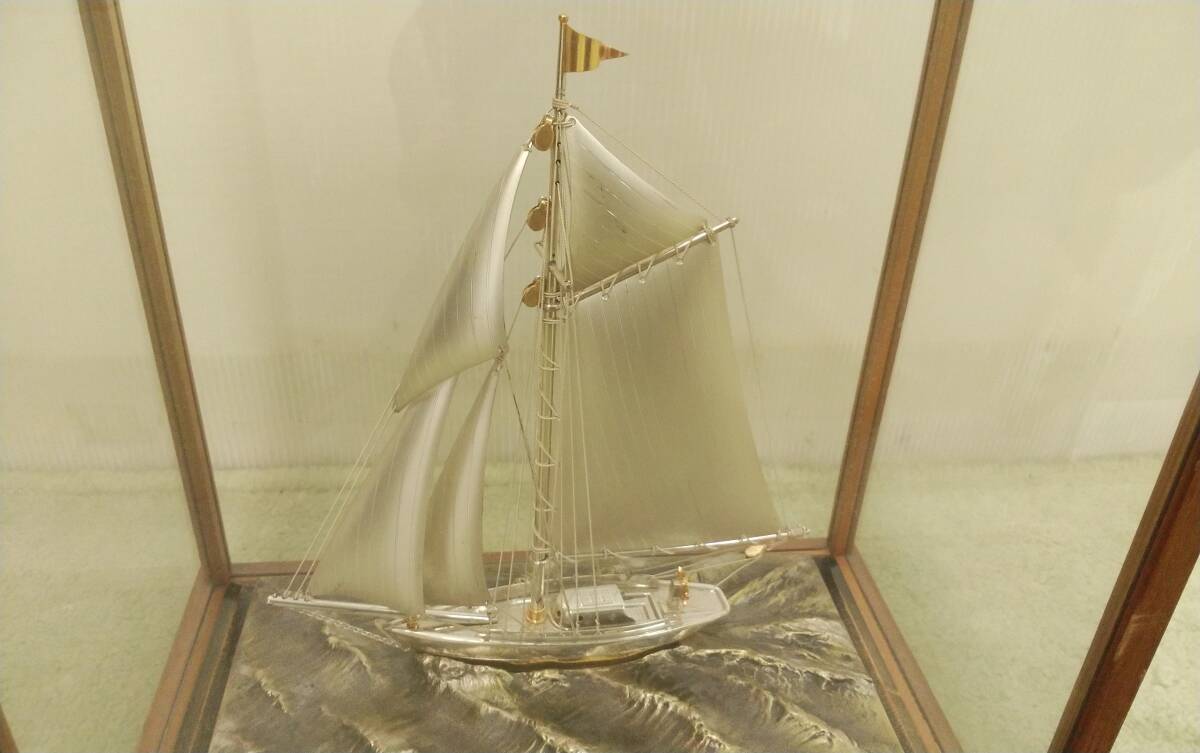 B 純銀製 ヨット STERLING 950刻印 ガラスケース付き 銀細工 置物 帆船 船の画像1