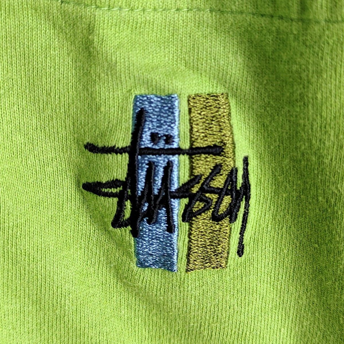 希少デザイン】ステューシー ポケット付刺繍ロゴTシャツ Mサイズ 希少デザイン】ステューシー ポケット付刺繍ロゴTシャツ Mサイズ