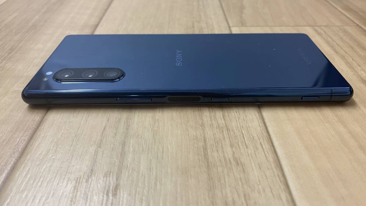 Xperia 5 ブルー 6.1インチ メモリー6GB ストレージ64GB 中古美品_画像3