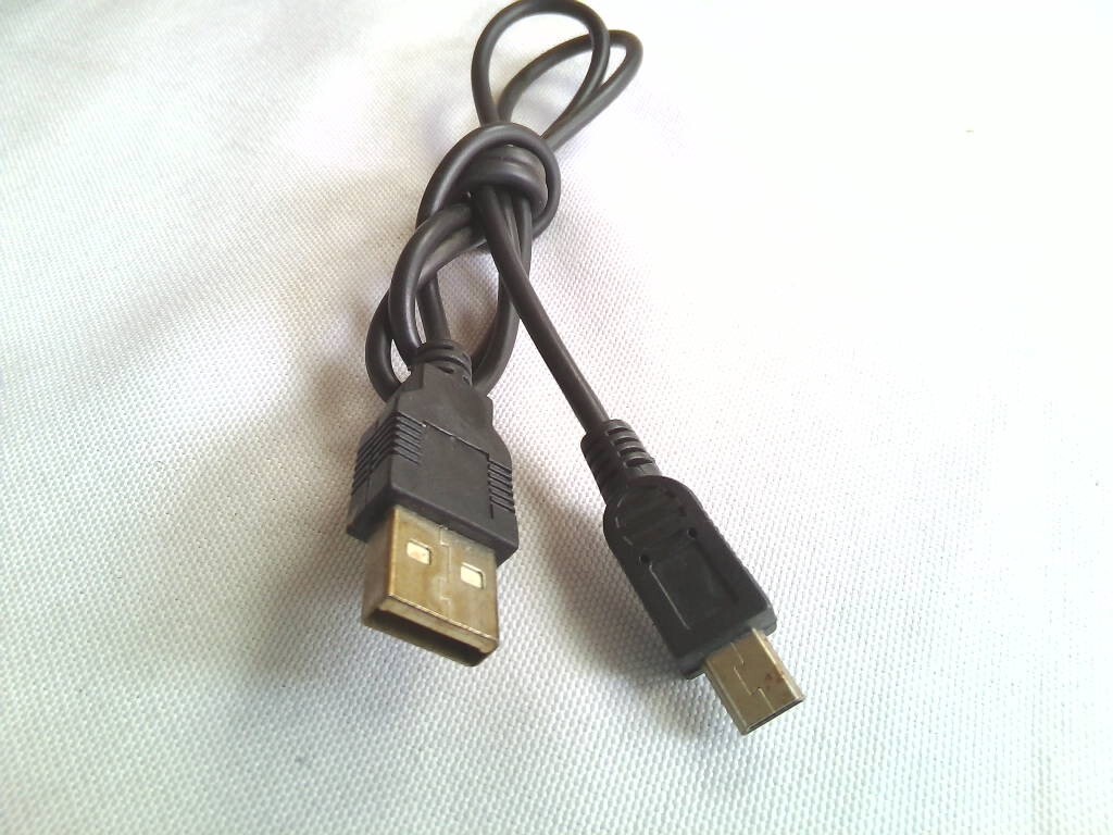 ミニUSBケーブル 　　Aタイプ-miniBタイプ　USB2.0 　約70cm_画像1