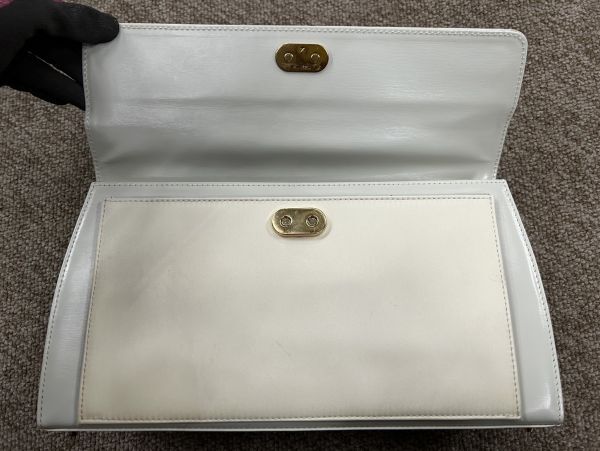 【A24】Yves Saint Laurent イヴ・サンローラン YSL ハンドバッグ 白 ホワイト 女性用 レディース 保存袋付 現状品の画像4