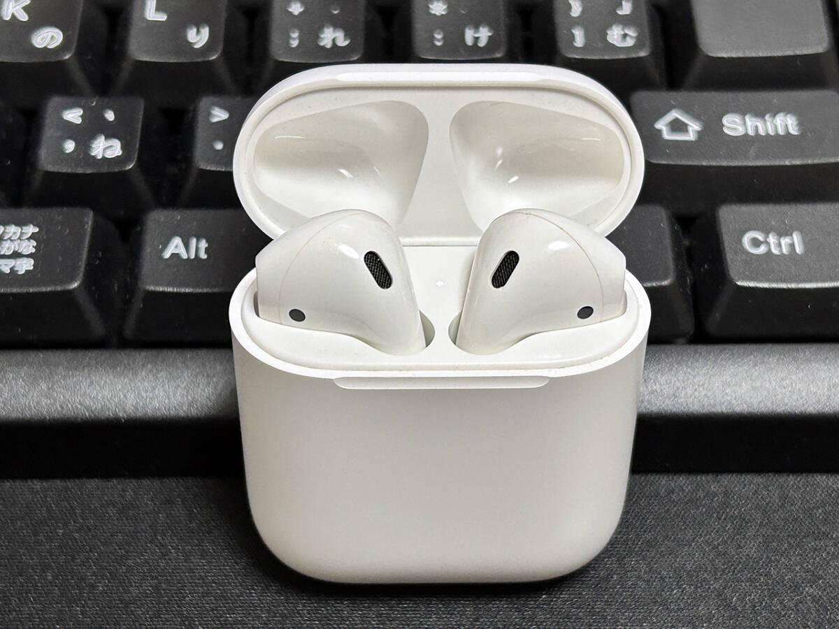 Apple AirPods（第一世代） A1602 MMEF2J/A ジャンク（右バッテリー劣化）_画像1