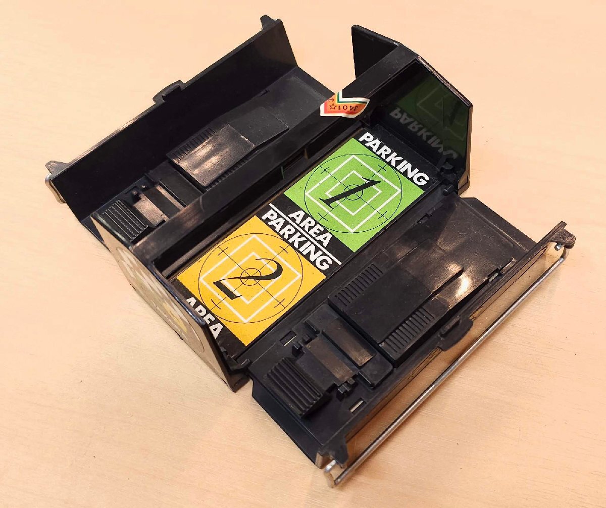 希少 レア品 タカラ ツールBOX型 チョロQ スタートボックス CHORO-Q START BOX 長さ約11㎝ x 幅約5.5㎝ x 高さ約5㎝の画像3