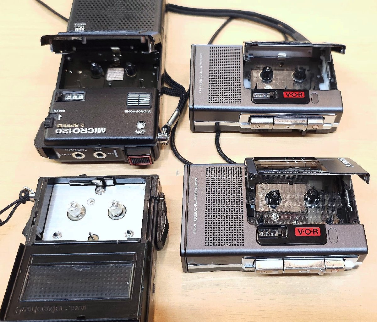 ジャンク・現状品 マイクロカセトレコーダー 4個セット SONY「M-88」× 2個 + 「PEARLCORDER S801」 + 「日立 TRQ-120」の画像2