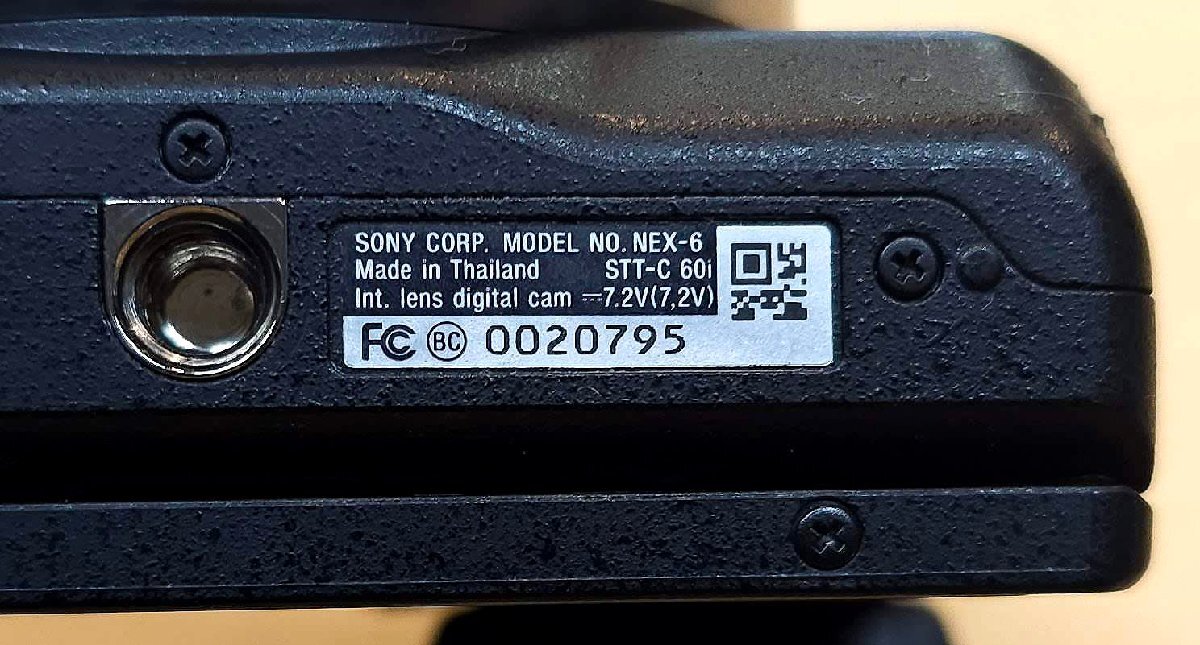 美品 総ショット数5358回 SONY ミラーレス一眼カメラ NEX-6 ボディ 純正バッテリー[NP-FW50]+社外製充電器[SIXOCTAVE/DC-K5]付きの画像6