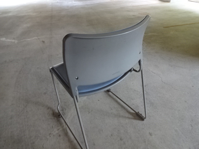 引取限定 パイプ椅子 まとめて15セット 中古オフィス家具 オカムラ  ミーティングチェア 会議室 スタッキングチェアの画像3