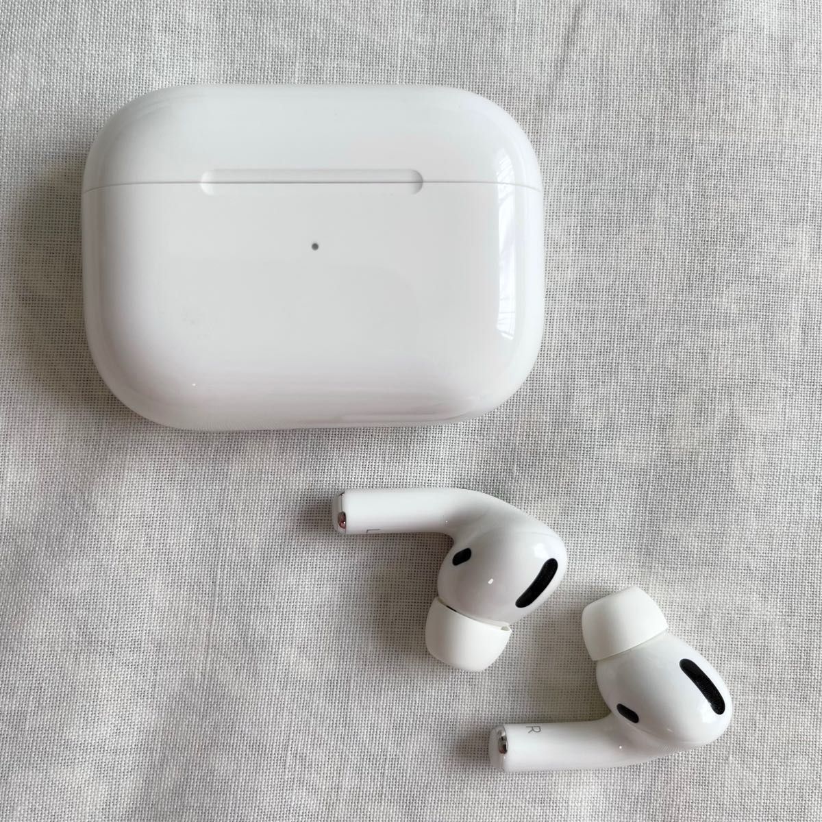 アップル純正 Apple AirPods Pro 本台【MWP22AM/A】正規品　Bluetooth アップルワイヤレスイヤホン