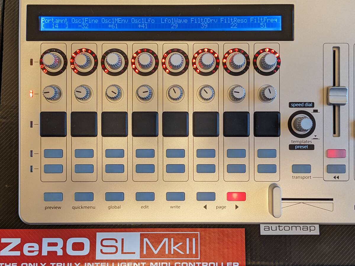 【新品同様】novation ZeRO SL MK2 MIDIコントローラー__画像1