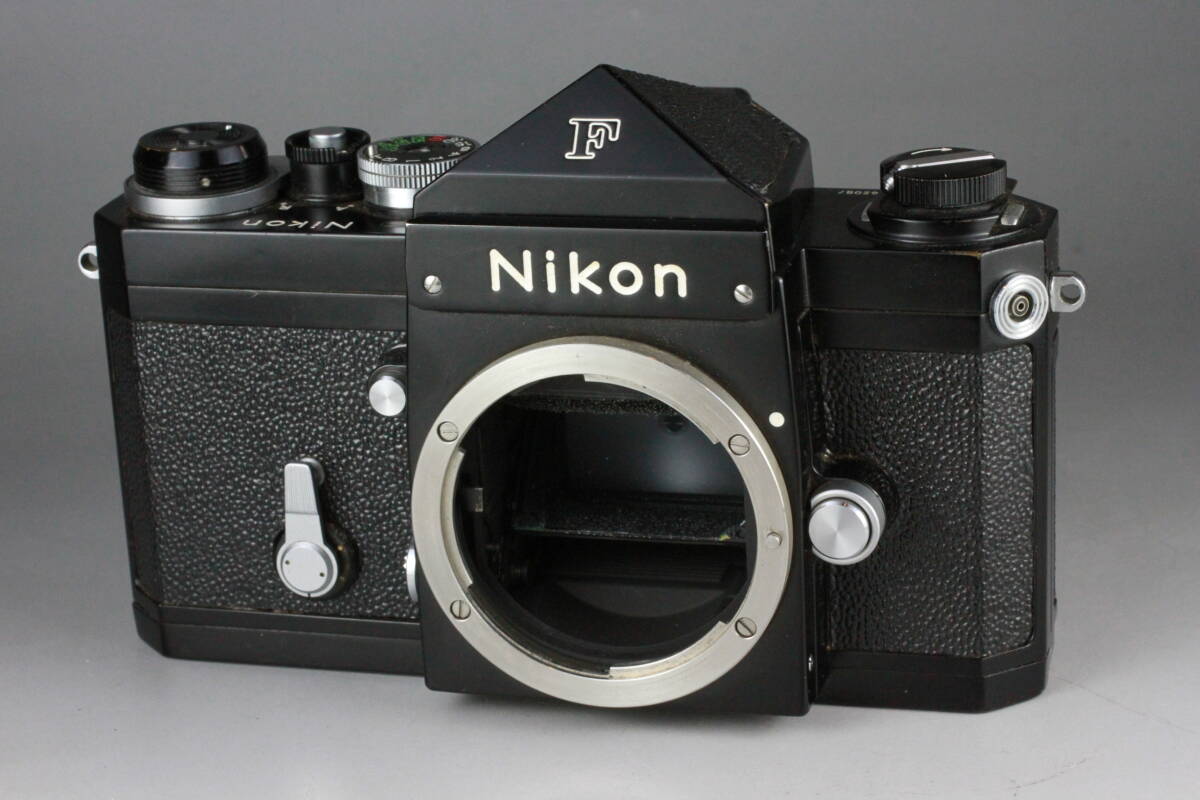 ファインダー腐食なし Nikon ニコン F アイレベル ブラック 706万台 革ケース付き フィルム 一眼レフ カメラの画像2