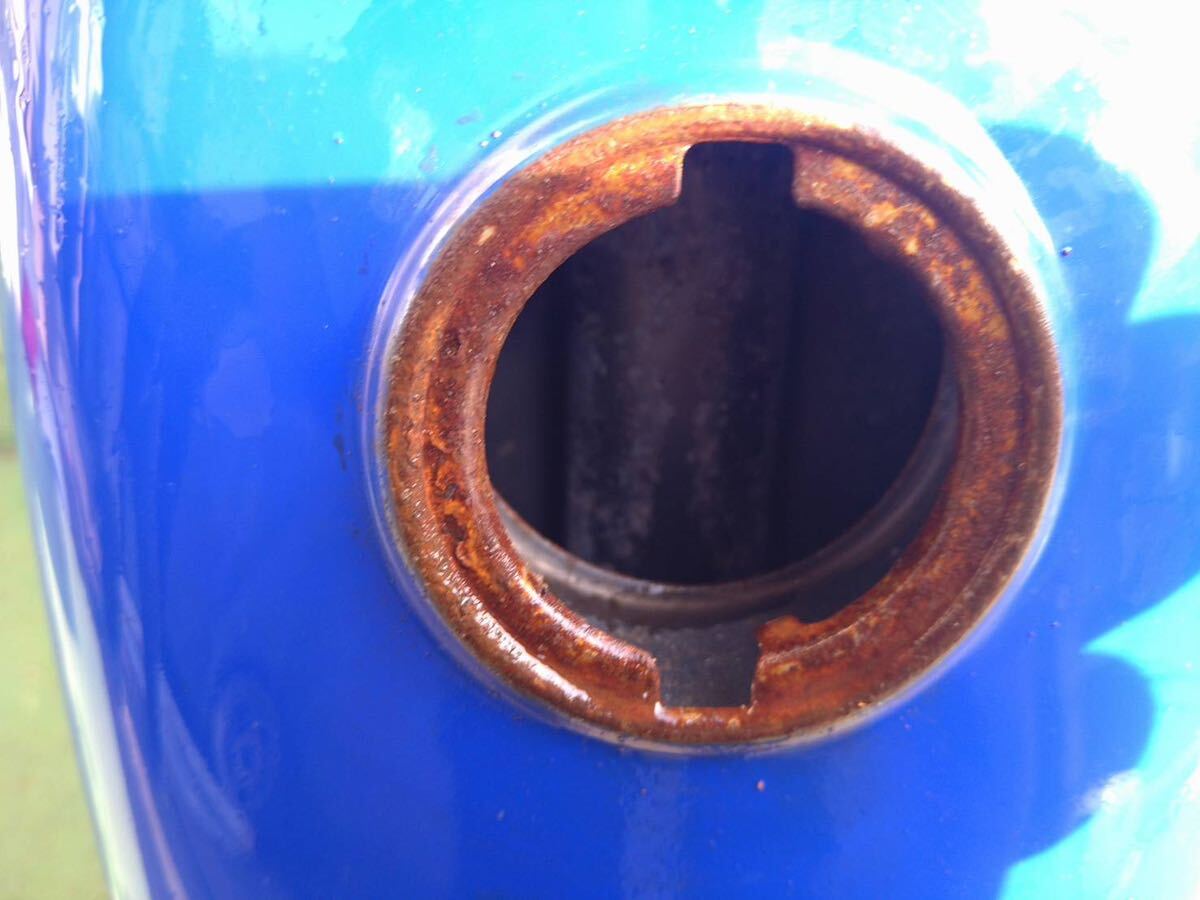 HONDA エイプ 50 ガソリンタンク の画像2