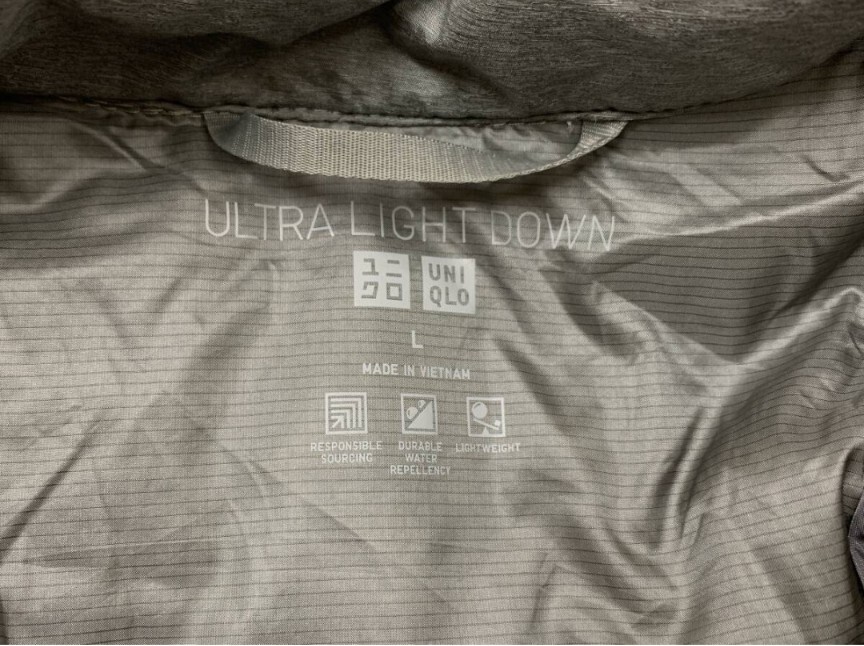 UNIQLOウルトラライトダウンジャケット　収納袋付き　Lサイズ_画像4