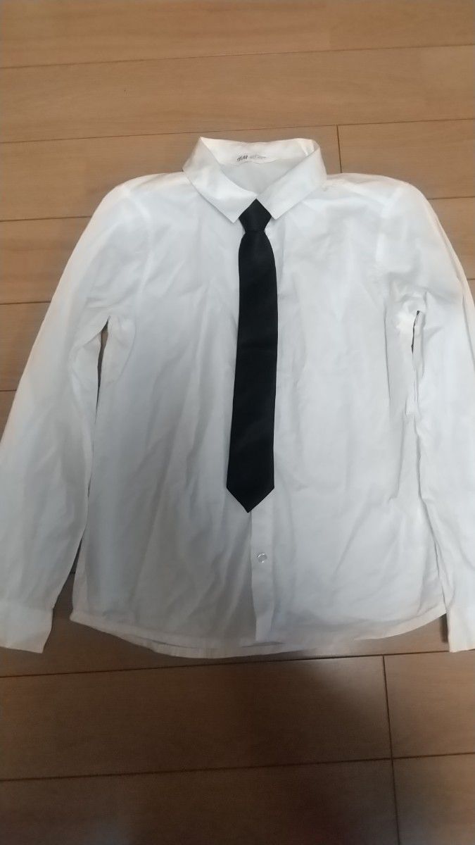 H&M  長袖シャツ 白ネクタイつき130～140cm