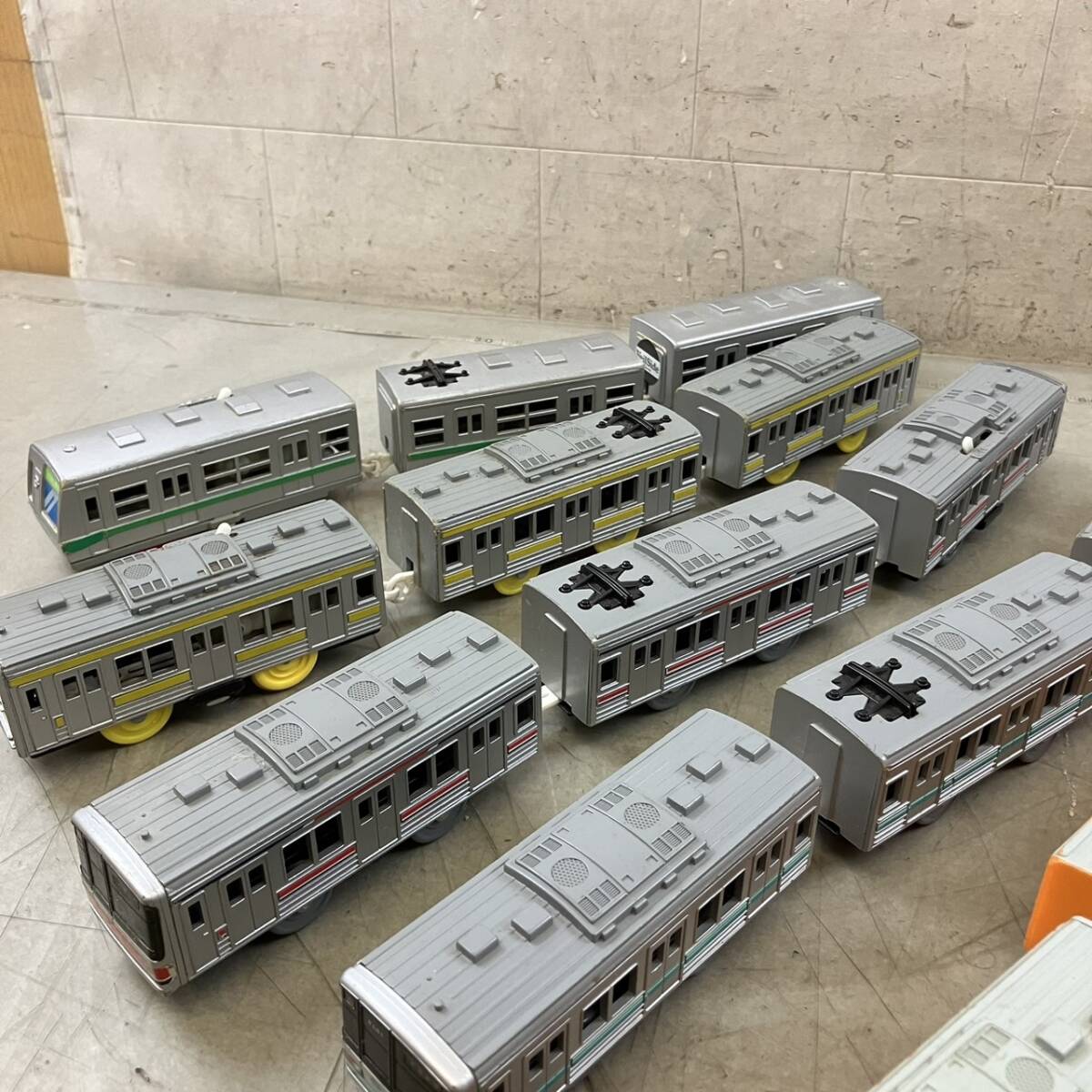 [4-190]タカラトミー TOMY プラレール まとめ売り 在来線 急行列車 列車 レトロ おもちゃの画像4