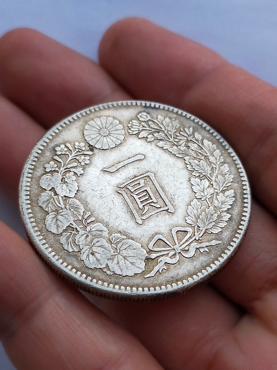 1円銀貨 明治41年 本物保証 特年 一圓銀貨 重さ約27g  直径約38 mm  日本近代銀貨の画像3