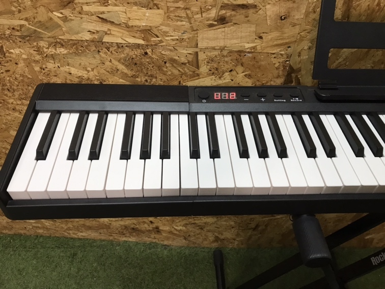 CARINA SR0088C スリムデジタルピアノ 軽めの鍵盤 ERECTRONIC PIANO 電子ピアノ スタンド付き 「2106」の画像3