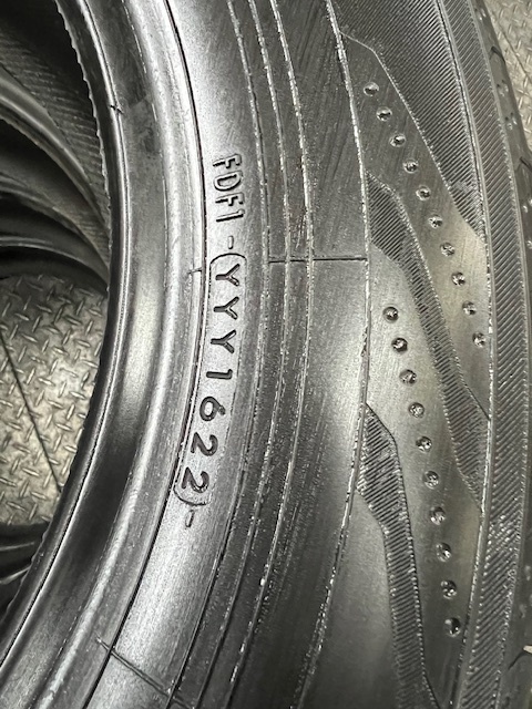 215/60R16 YOKOHAMA BluEarth RV-03　2022年製　4本　24,000円　京都から_画像9