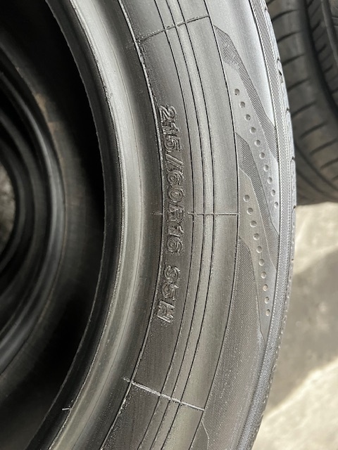 215/60R16 YOKOHAMA BluEarth RV-03　2022年製　4本　24,000円　京都から_画像6