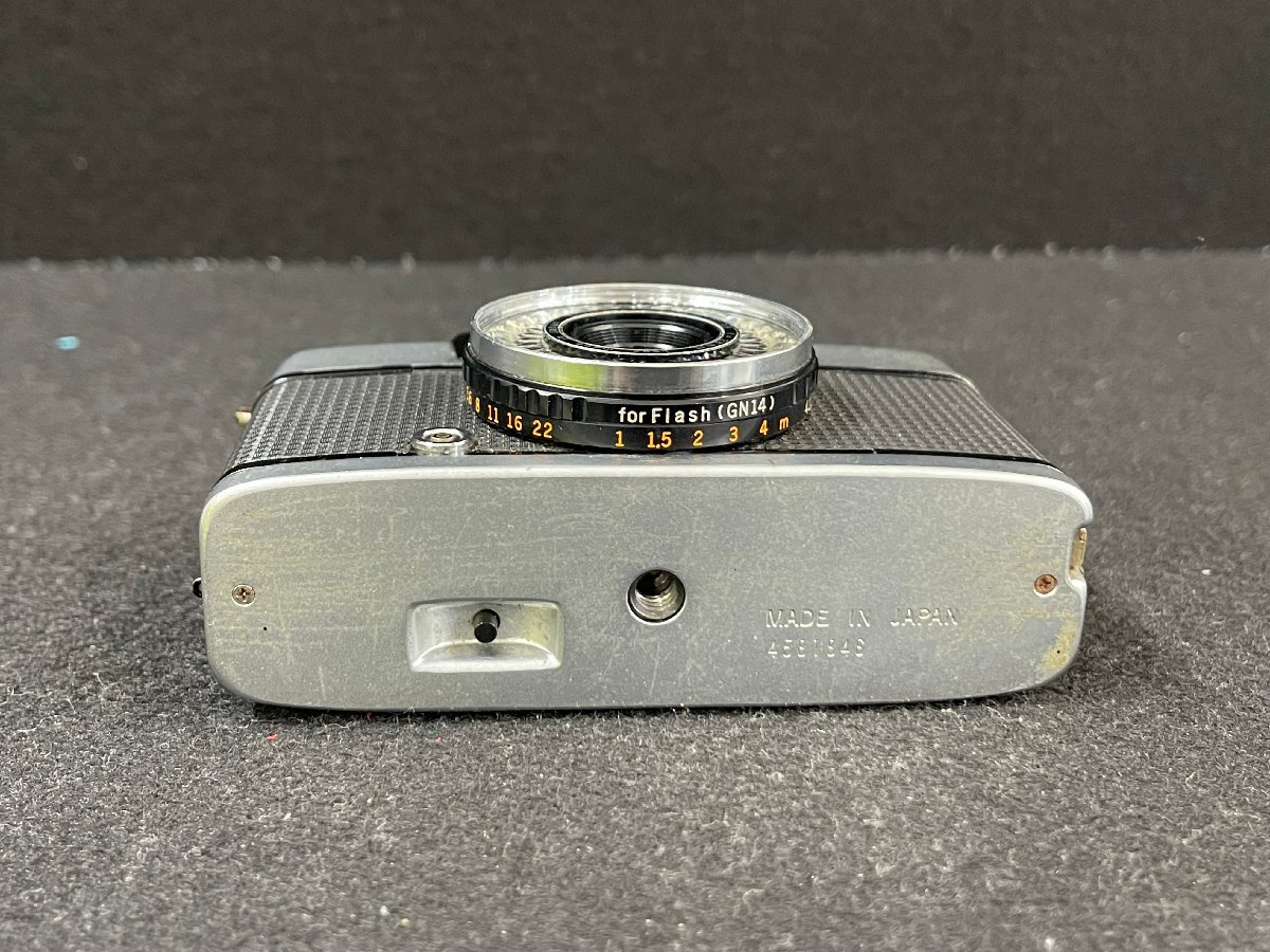 MK0604-35I ゆうパック着払い OLYMPUS-PEN EE-3 1:3.5 f=28mm フィルムカメラ レンジファインダー オリンパス 光学機器の画像4