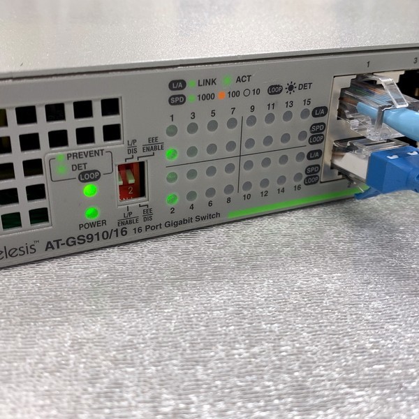 @S1396 ラスト2台 中古 簡易動作確認済み Allied Telesis AT-GS910/16 16 Port Gigabit Switch ノンクレームノンリターンの画像4