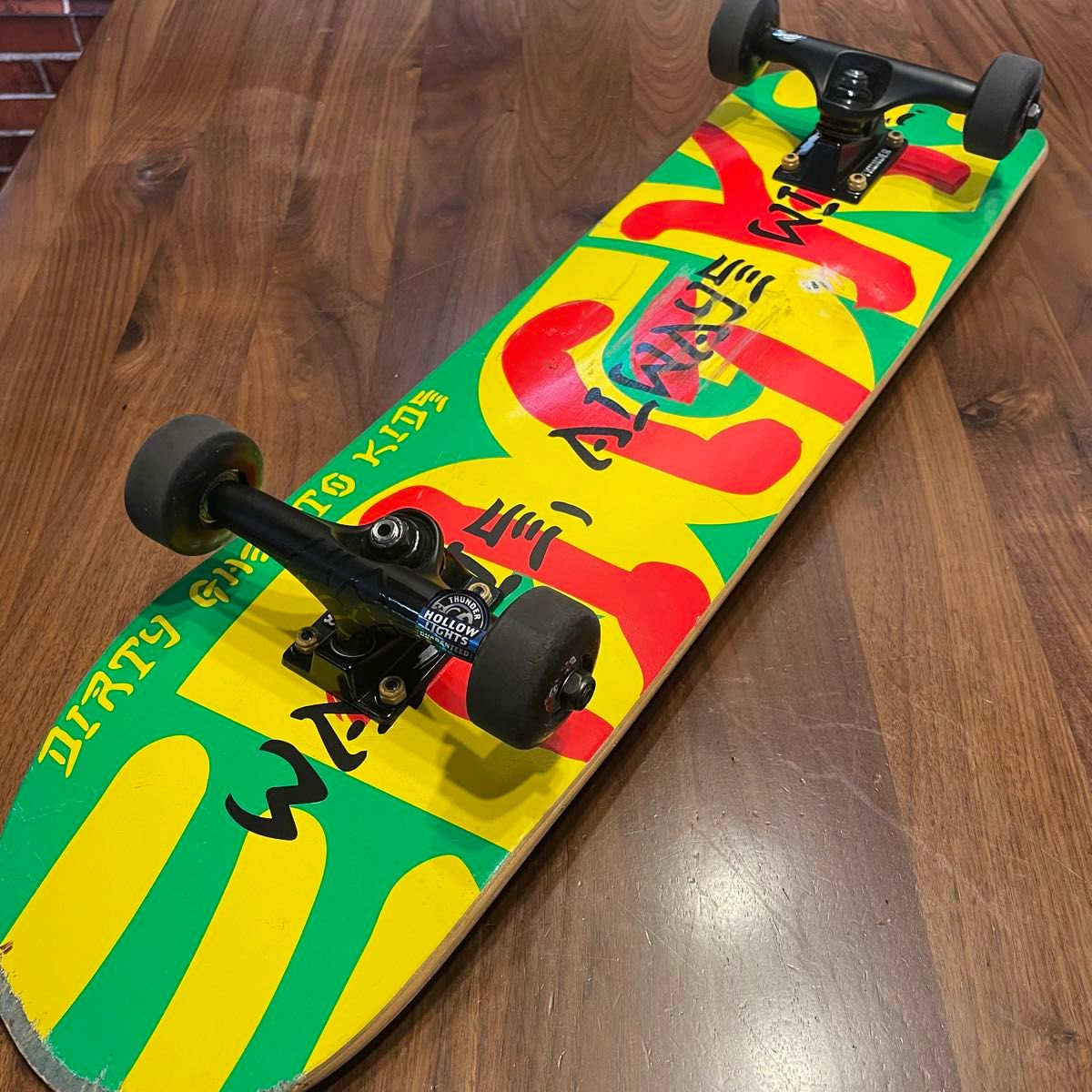 美品　DGK サンダートラック　ボーンズウィール　スケートボード　スケボー　中古スケートボード　中古スケボー　ディージーケー