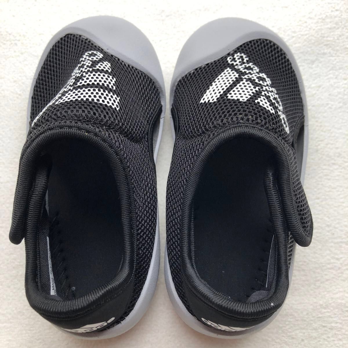 アディダス　adidas サンダル　キッズ　14cm ブラック　美品　軽量　メッシュ