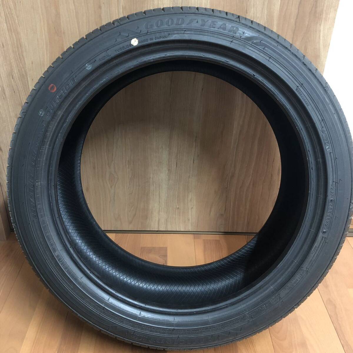 傷あり・送料込★18インチ グッドイヤー 225/45R18 コンフォートタイヤ_画像1