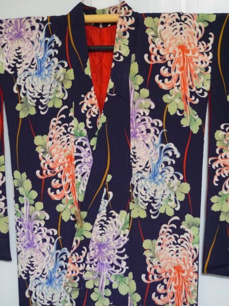 【KIRUKIRU】アンティーク 女の子 着物 正絹 錦紗 大正ロマン 濃紫 幻想的な乱菊 レトロ 花柄 和装 着付け 古布 古裂 リメイク 材料の画像5
