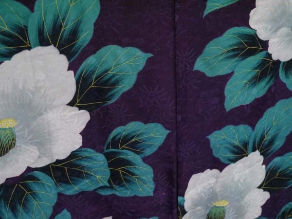 [KIRUKIRU] antique feather woven Taisho romance purple ground × white × emerald green .. floral print retro kimono Japanese clothes dressing old cloth old . remake raw materials 