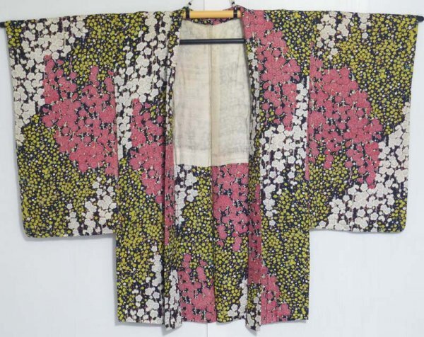 【KIRUKIRU】アンティーク 羽織 大正ロマン 黒地 黄 赤 白 梅の花柄 レトロ 可愛い 着物 和装 着付け kimonoの画像2