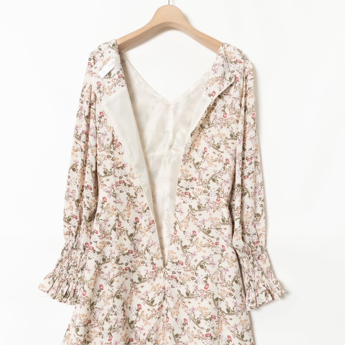 tocco closet トッコ クローゼット 花柄 Vネック ロングワンピース M ポリエステル100% クリームカラー 綺麗め フェミニン カジュアルの画像5