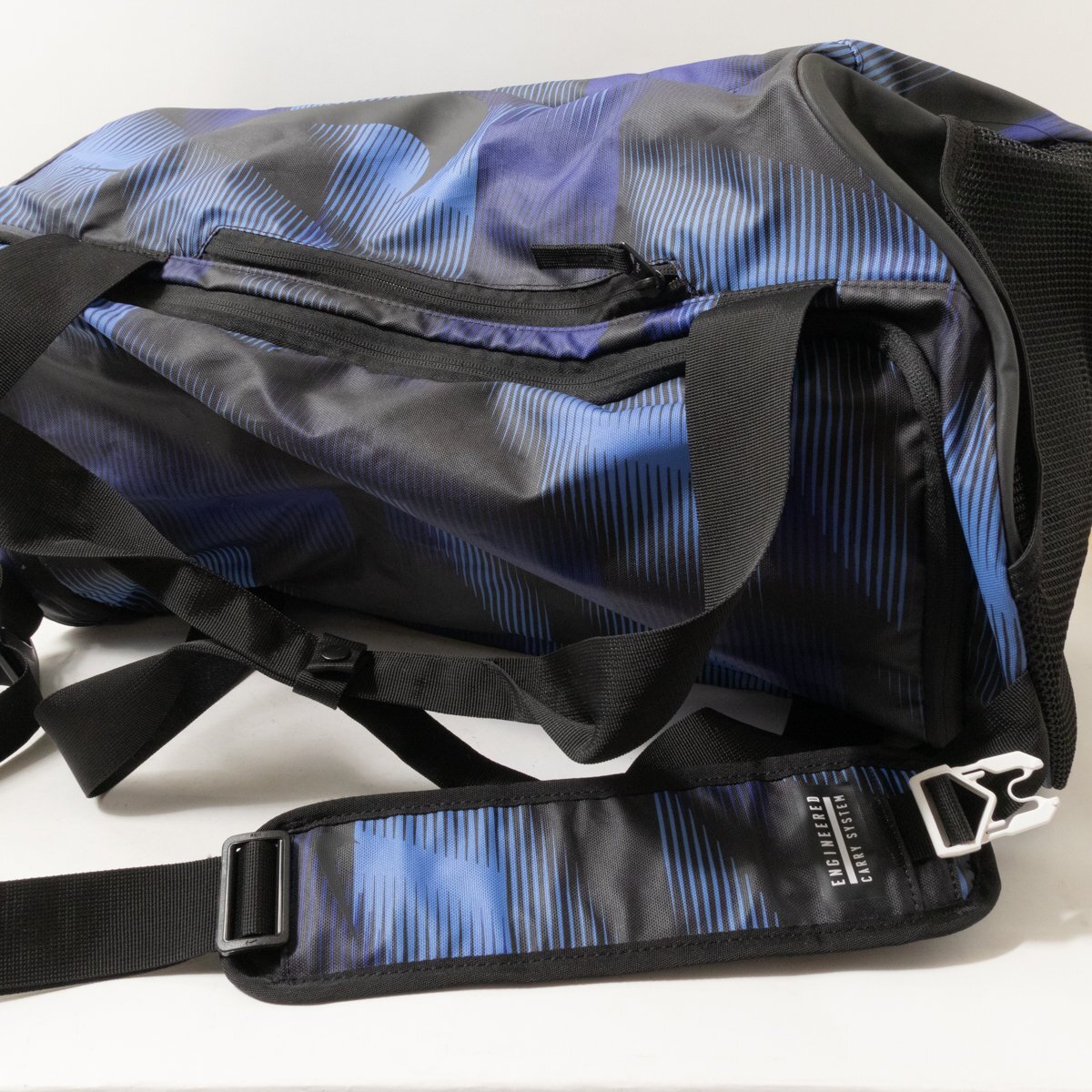 NIKE ナイキ ENGINEERED CARRY SYSTEM ボストンバッグ ブルー 青 ブラック 黒 ナイロン ユニセックス 斜め掛け 手さげ 大容量 bag 鞄_画像5