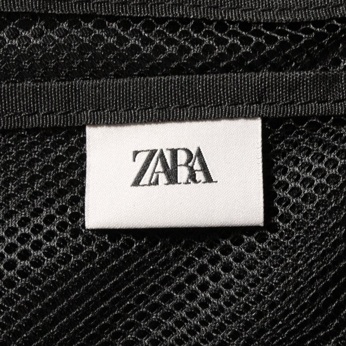 【1円スタート】ZARA ザラ リュックサック デイパック 合成皮革 ブラック 黒 モード シンプル 軽量 男女兼用 メンズ レディース 鞄_画像10