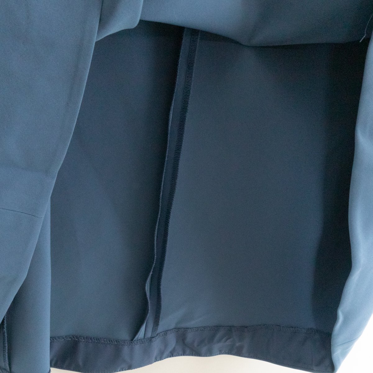 タグ付き 未使用 K 組曲 クミキョク フレアスカート ロングスカート 無地 バックジップ 3 アセテート ブルー 綺麗め カジュアル シンプルの画像6