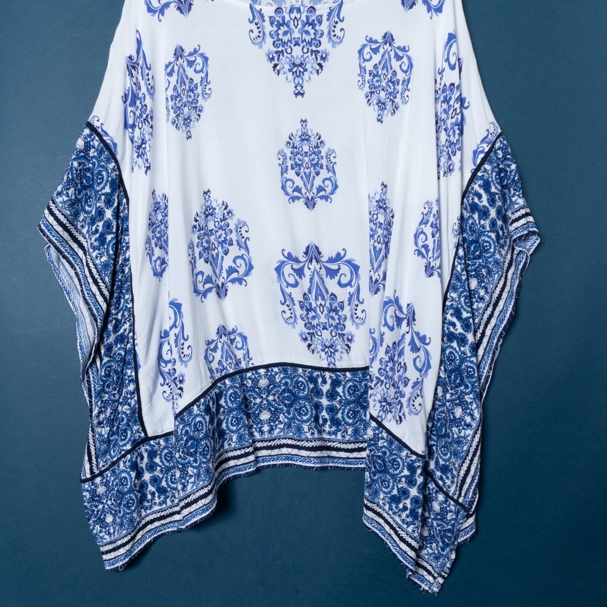 Desigualtesigaruala Beth k manner poncho Silhouette blouse M size rayon 100% white blue blue ethnic casual spring summer 