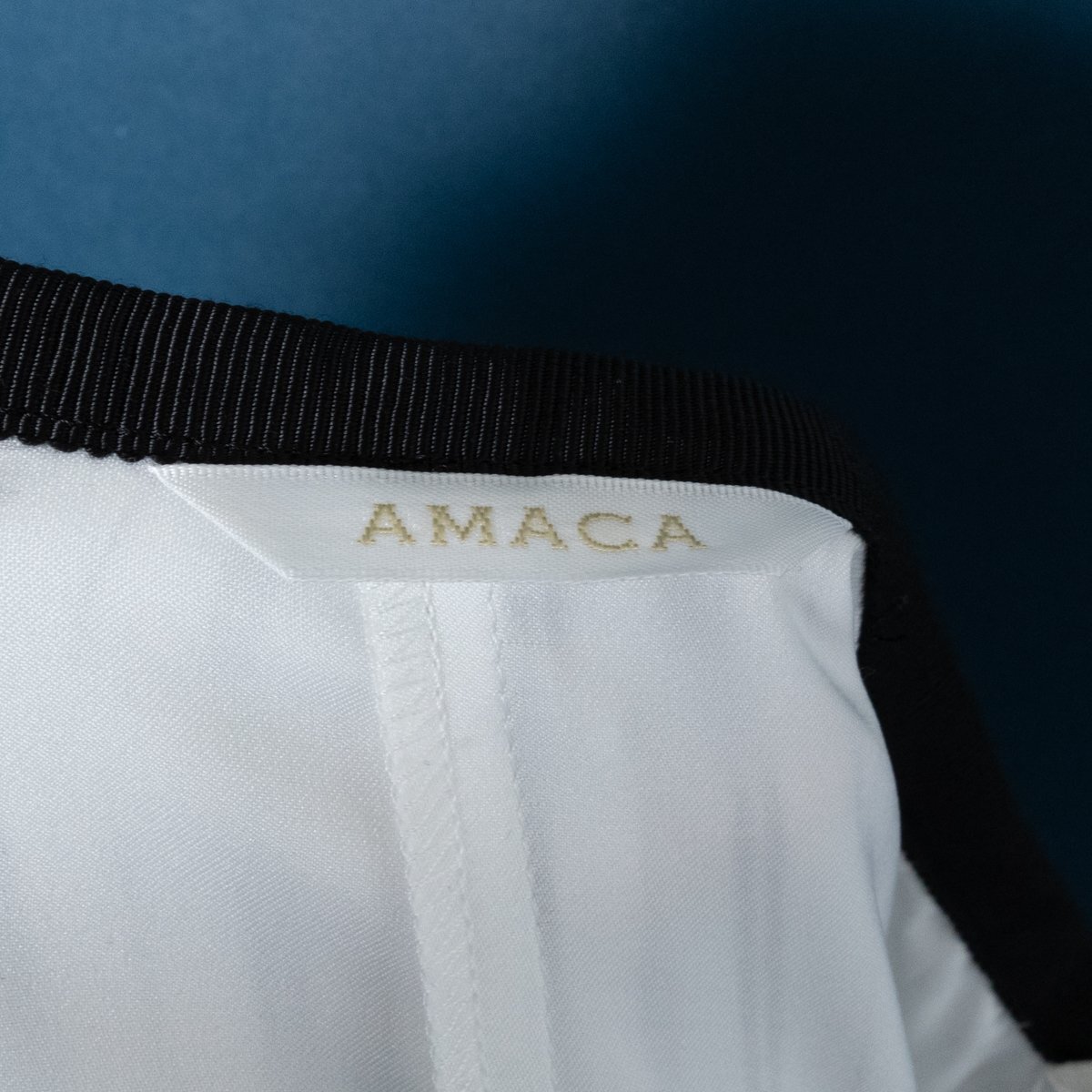 AMACA アマカ ストライプ柄 フレアスカート 総柄 ボトムス 薄手 裏地あり 38 ポリエステル100% ホワイト 白 綺麗め カジュアル_画像2
