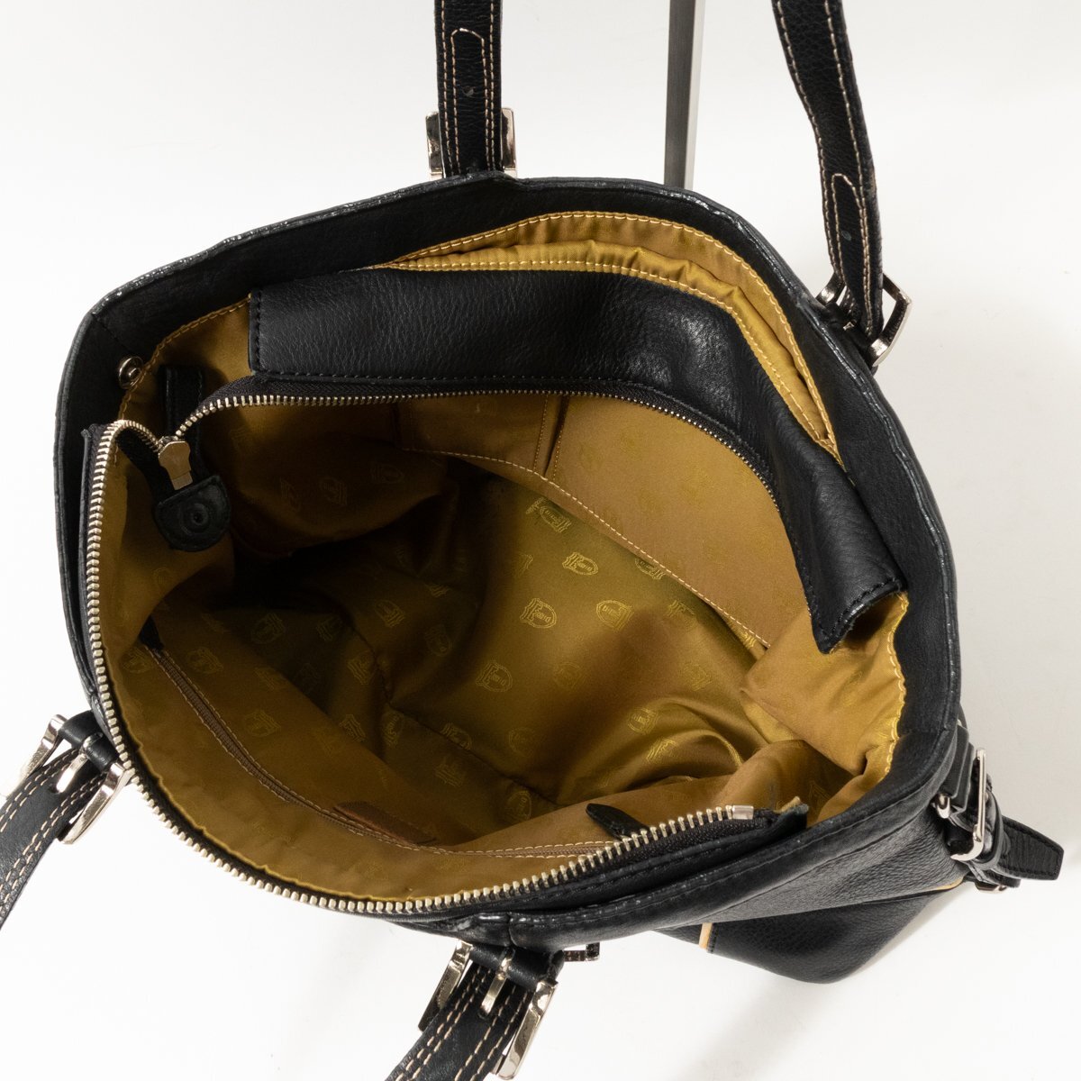 TOPKAPI ハンドバッグ トプカピ トートバッグ 手持ち 肩掛け ブラック ステッチ ファスナー開閉 綺麗め シンプル bag 鞄 婦人 レディースの画像6