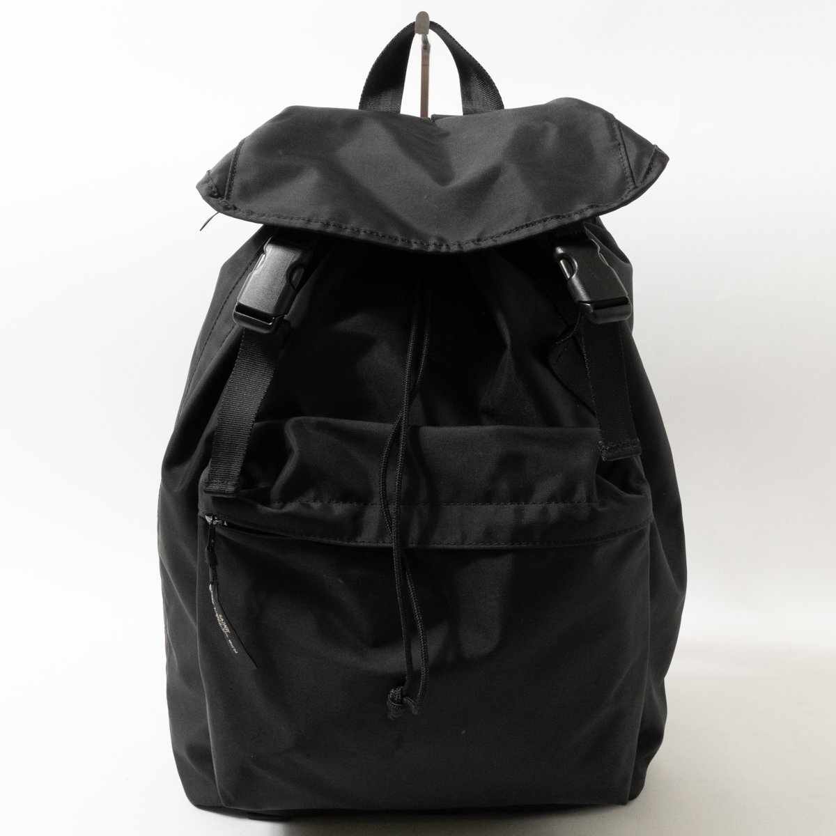 【1円スタート】SAZABY サザビー リュックサック デイパック ブラック 黒 ナイロン 日本製 レディース シンプル 無地 カジュアル bag 鞄の画像1
